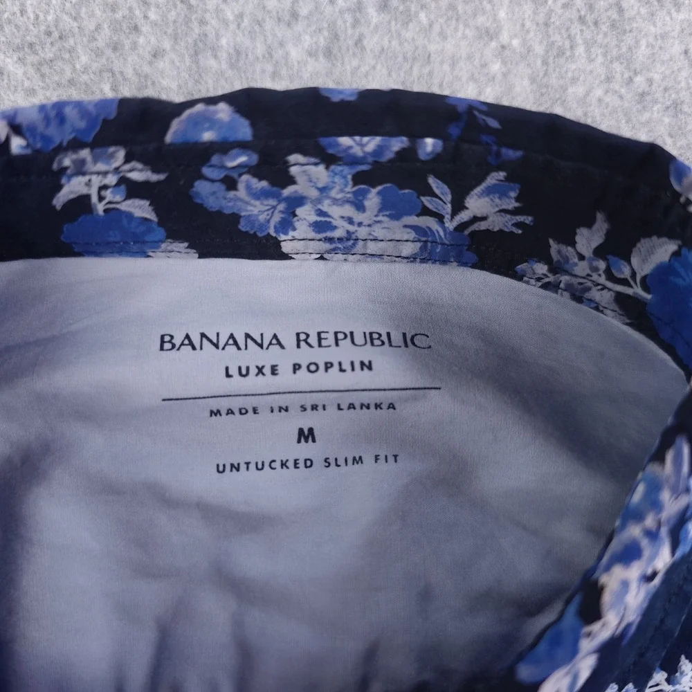 Banana Republic Luxe Poplin Shirt Mens Medium Untucked Slim Fit Blue Floral